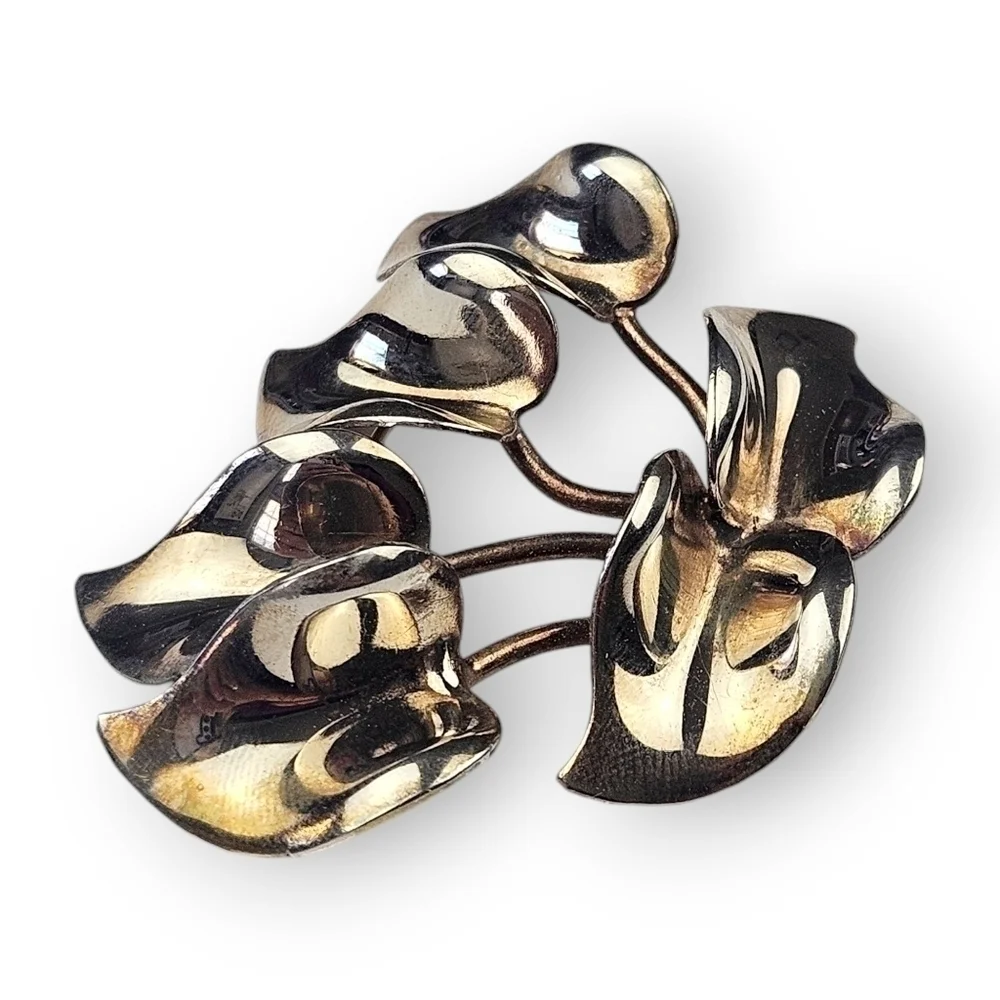 Art Deco Floral Brooch Shiny Gold Plated Leaves Leaf Dimensional Vintage 40s 2